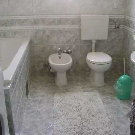 One-bedroom In I *
